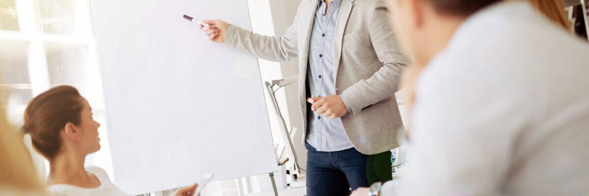 Lecture and training in business office for white collar colleagues