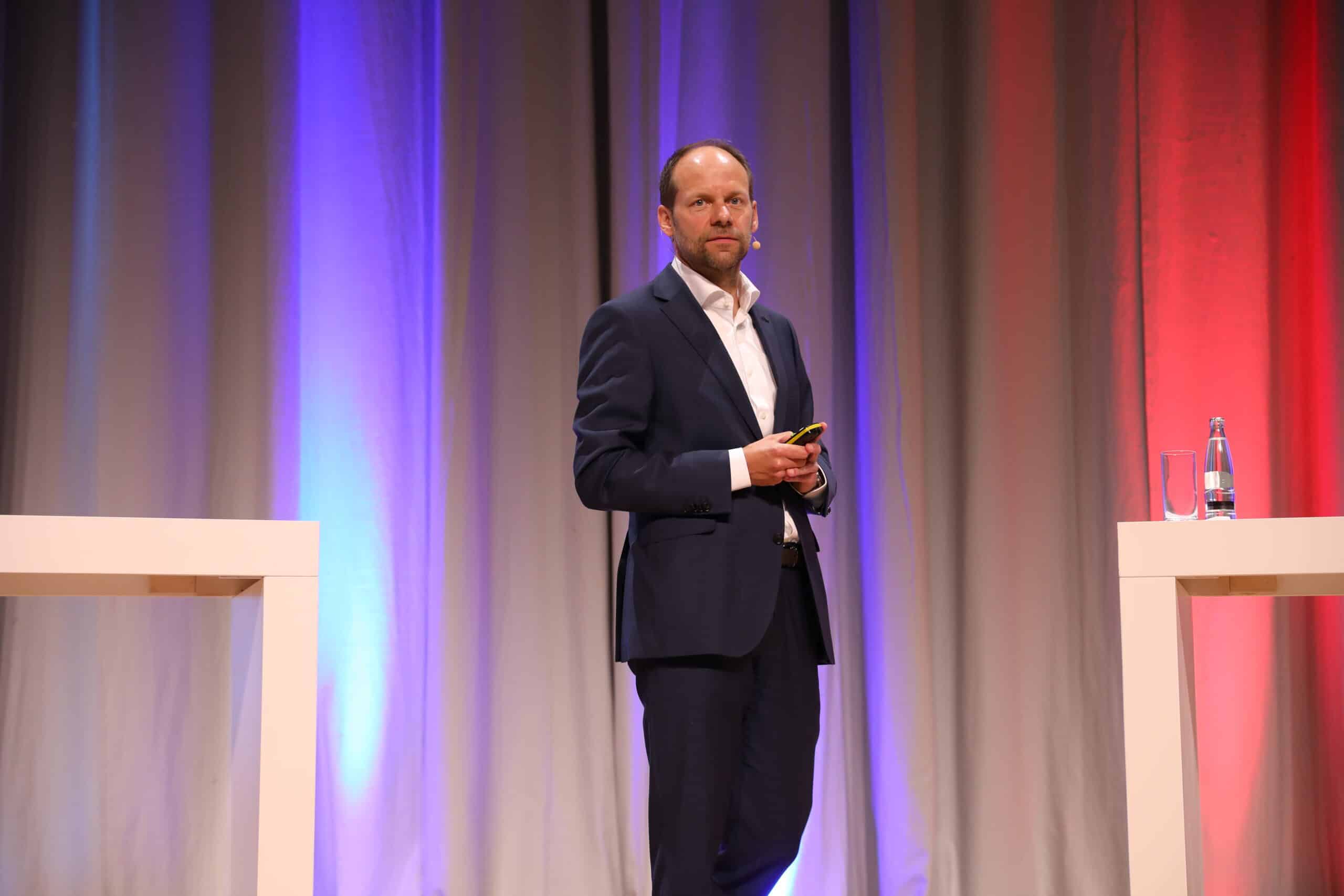 Dr. Mark Hiller, CEO der Recaro Holding